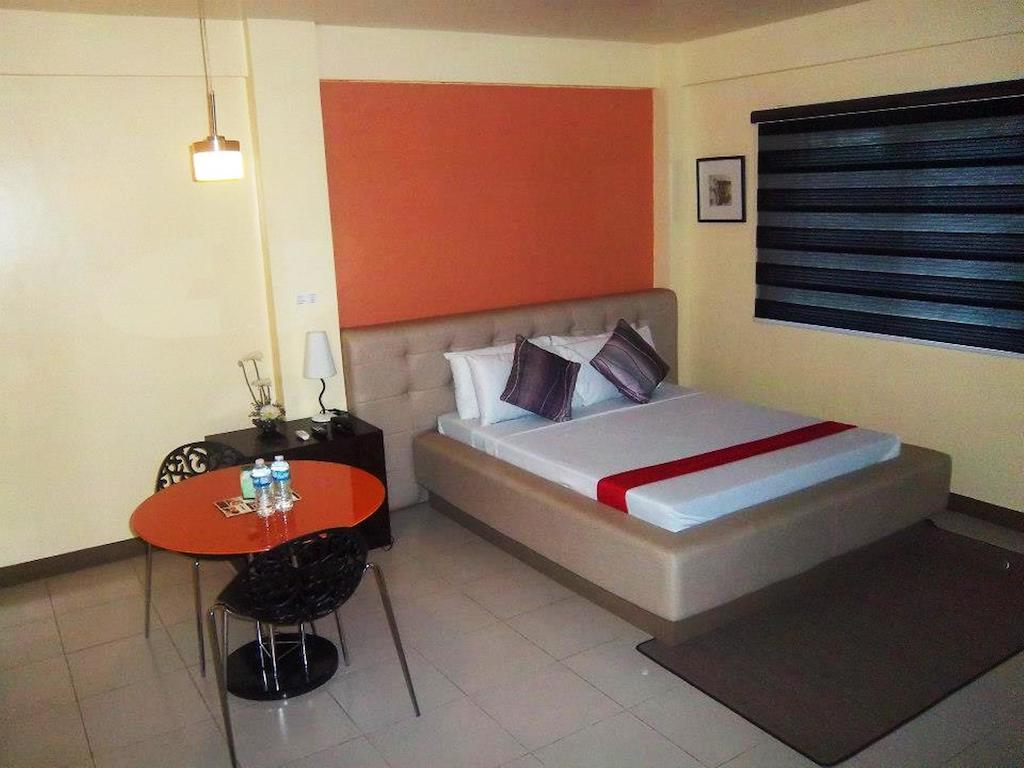 Hotel Cara Lipa City Pokoj fotografie
